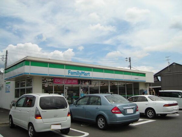 周辺環境(ファミリーマート岩切青津目店)