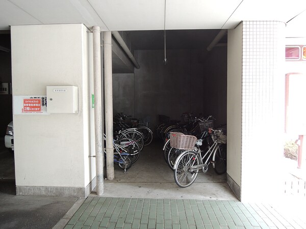建物設備(駐輪場)