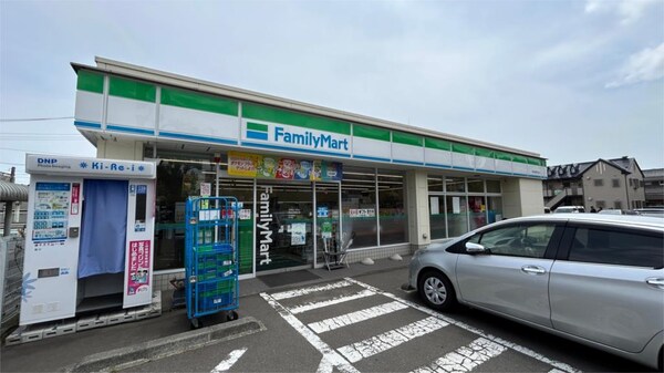 周辺環境(ファミリｰマｰト 南仙台駅西口店（320m）)