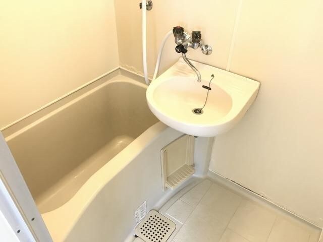 物件内観写真10　(洗面台)