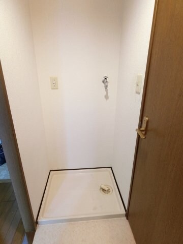 物件内観写真13　(防水パン)