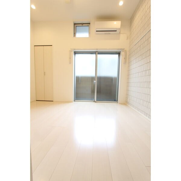 居室(同タイプのお部屋の写真です。)