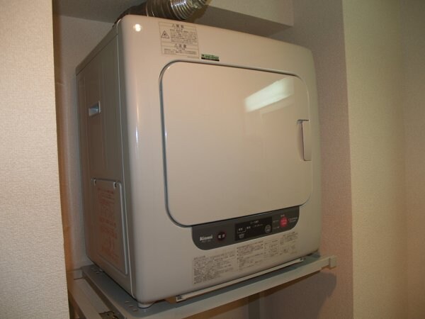 物件内観写真8　(乾燥機)