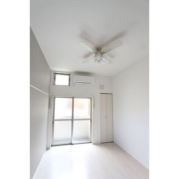 居室(同タイプの写真です。)