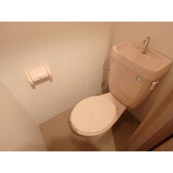 トイレ(※温水洗浄便座へ変更してあります。)