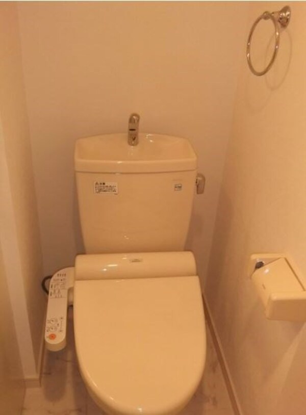 トイレ(同タイプのお部屋の写真です。)