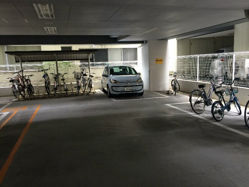 物件外観写真4　(駐車場)