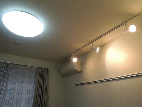 建物設備(照明・スポットライト)