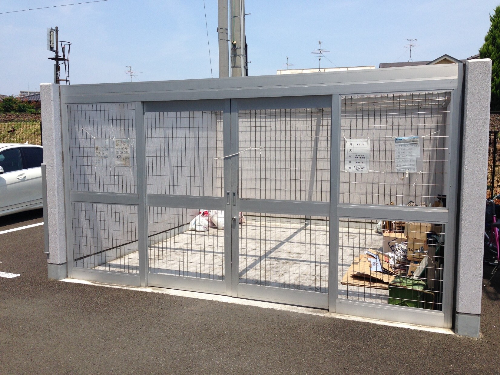 物件内観写真28　(ごみ置場)