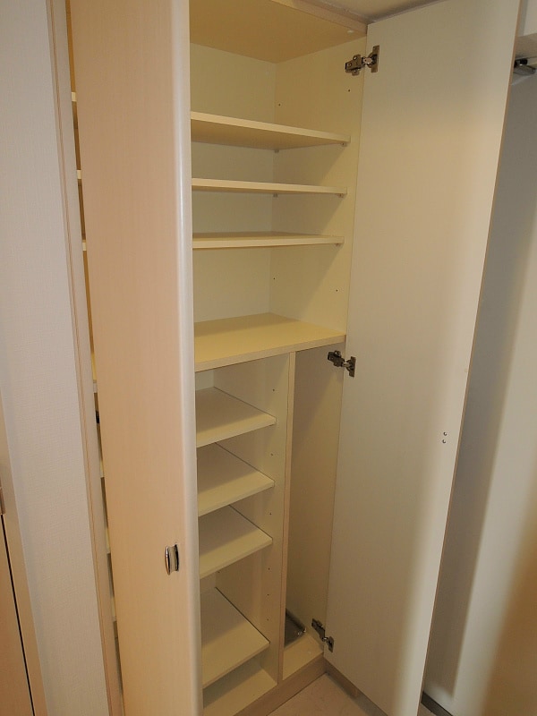 物件内観写真20　(シューズBOX　※反転のお部屋)