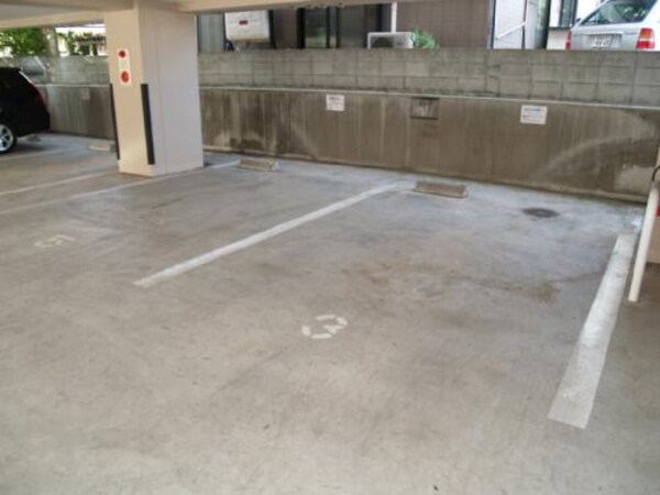 駐車場(駐車場)