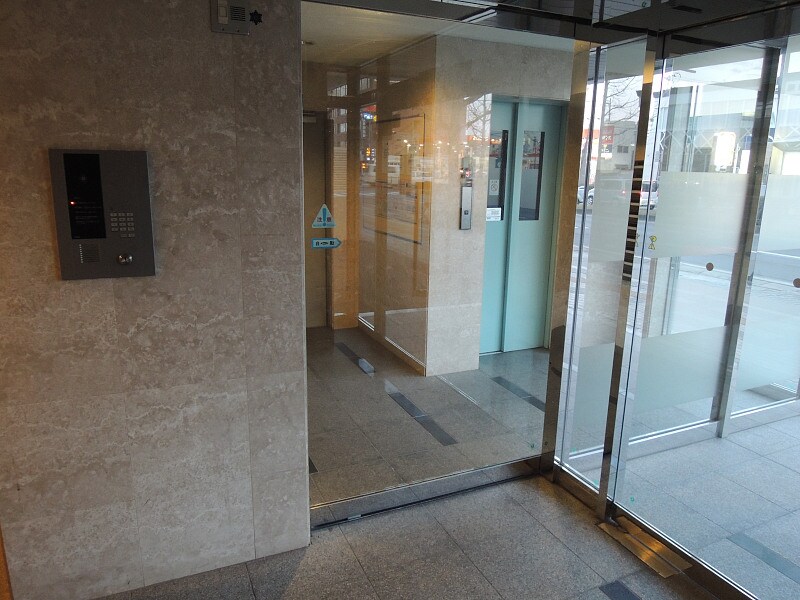 物件内観写真16　(オートロック付き)