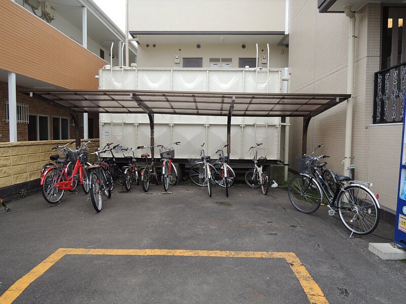 物件内観写真13　(駐輪場)