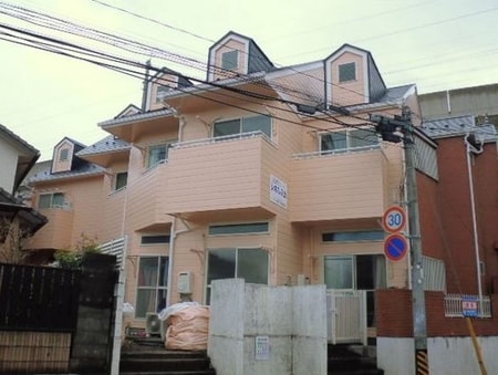 レオパレス三百人町外観写真