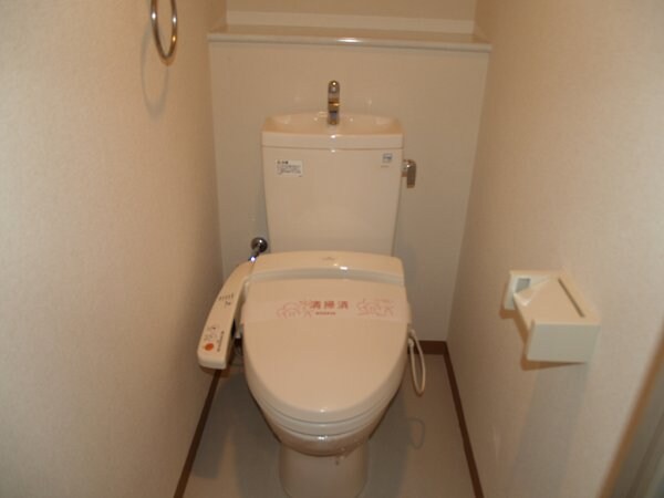 物件内観写真8　(トイレ)