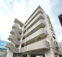 パルテノン新田東の外観写真