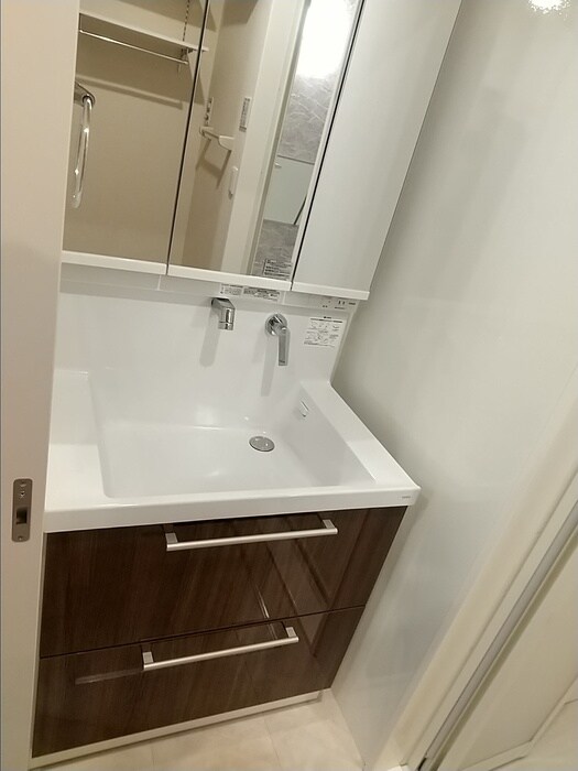 物件内観写真7　(※別号室の室内写真)