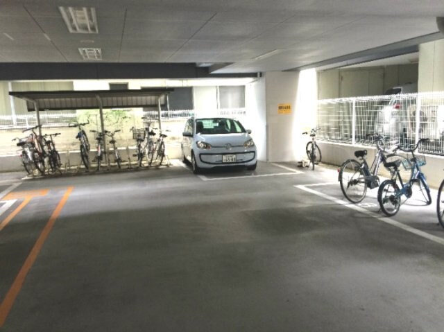 物件外観写真3　(駐車場)