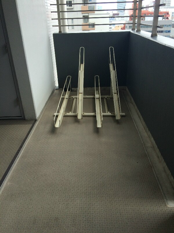 物件外観写真6　(駐輪場（各階）)