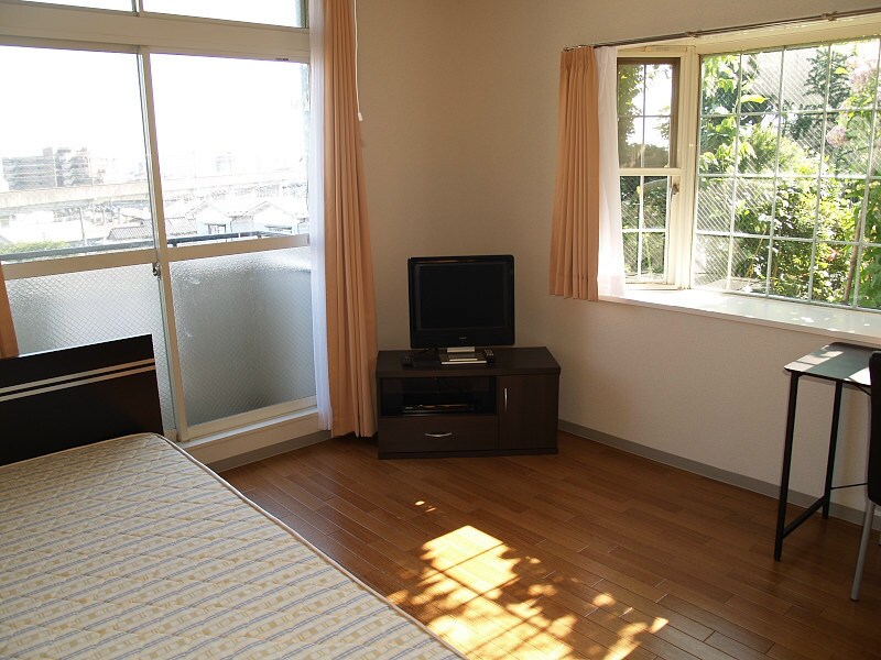 物件内観写真5　(出窓は角部屋のみです。)