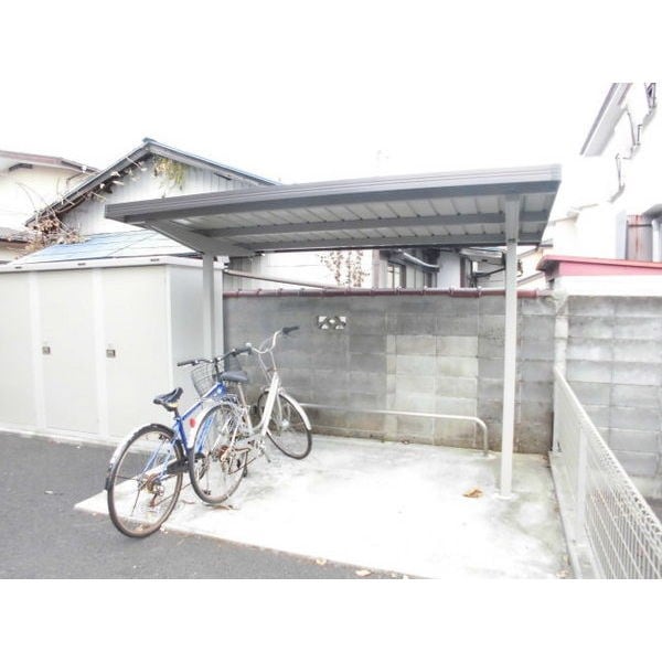 物件内観写真8　(駐輪場)