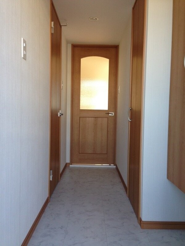 玄関(イメージ【402号室写真】)