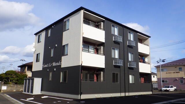 Ｔｏｕｔ　Ｌｅ　Ｍｏｎｄｅ