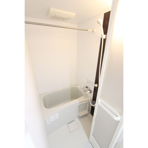 浴室(同タイプのお部屋の写真です。)