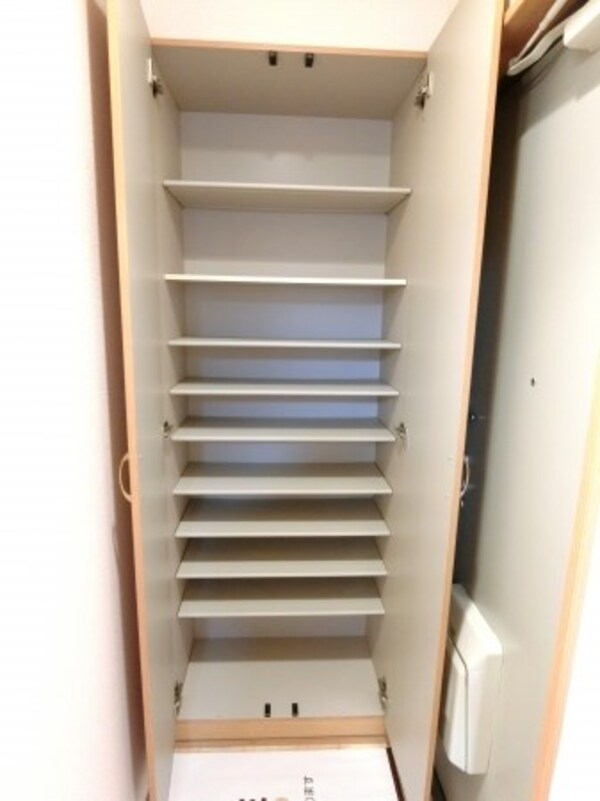 玄関(※別号室のイメージ写真)