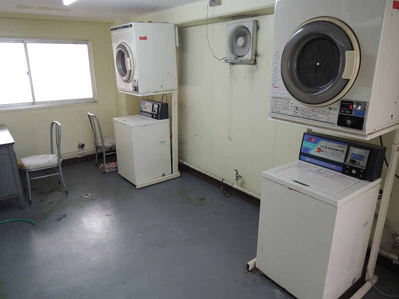 物件内観写真19　(室内に洗濯機ありますがコインランドリーもあります)