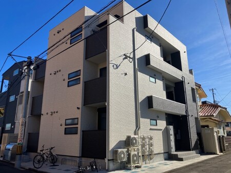 REGALESTリヤン外観写真