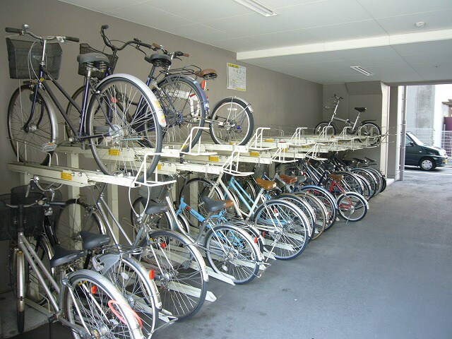 物件内観写真13　(駐輪場)