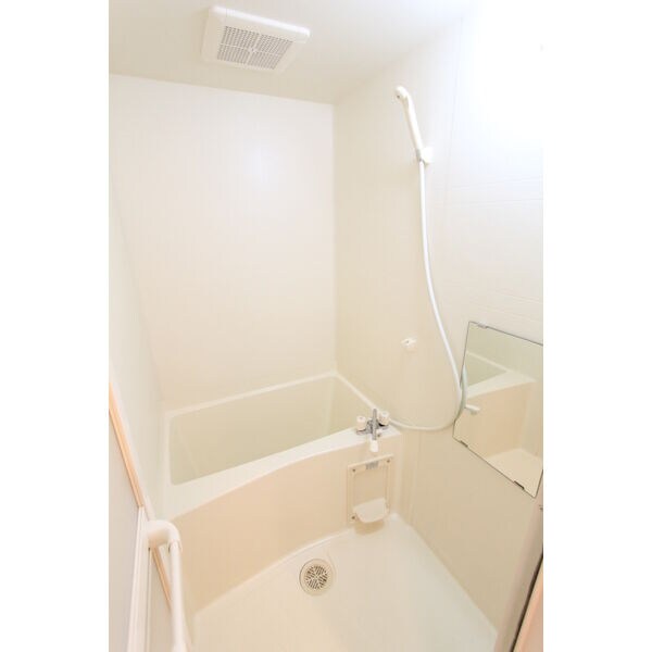 物件内観写真6　(同タイプのお部屋の写真です。)