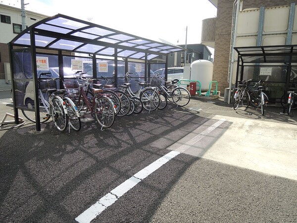 建物設備(駐輪場)