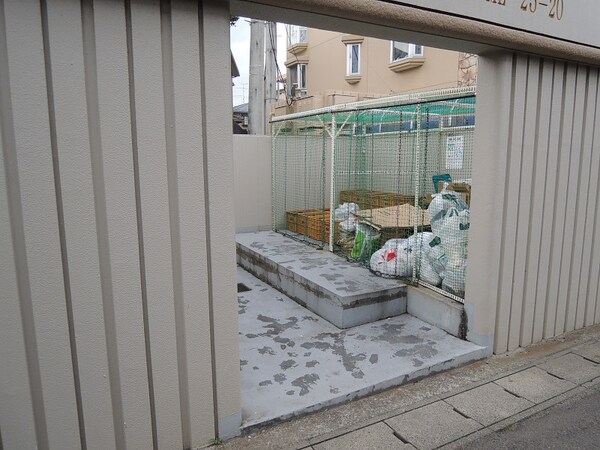 建物設備(ごみ置場)