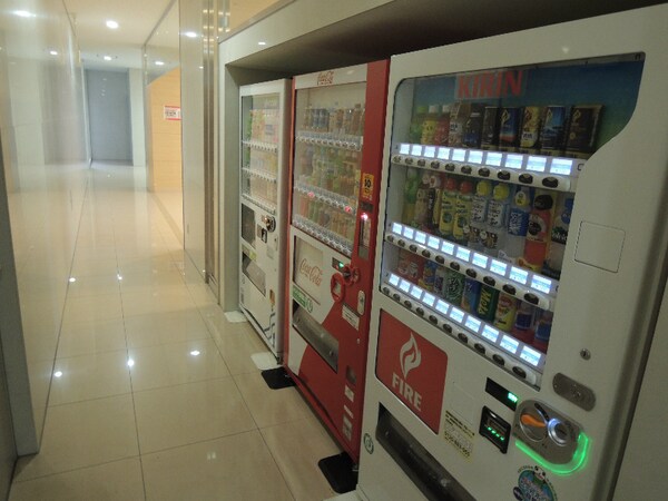 建物設備(自動販売機コーナー)