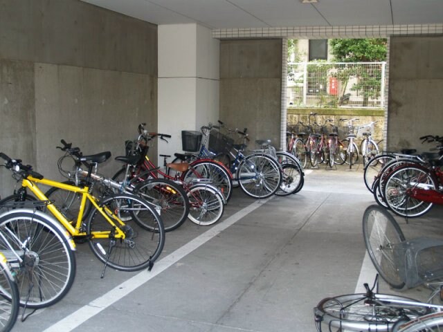 物件内観写真13　(駐輪場)