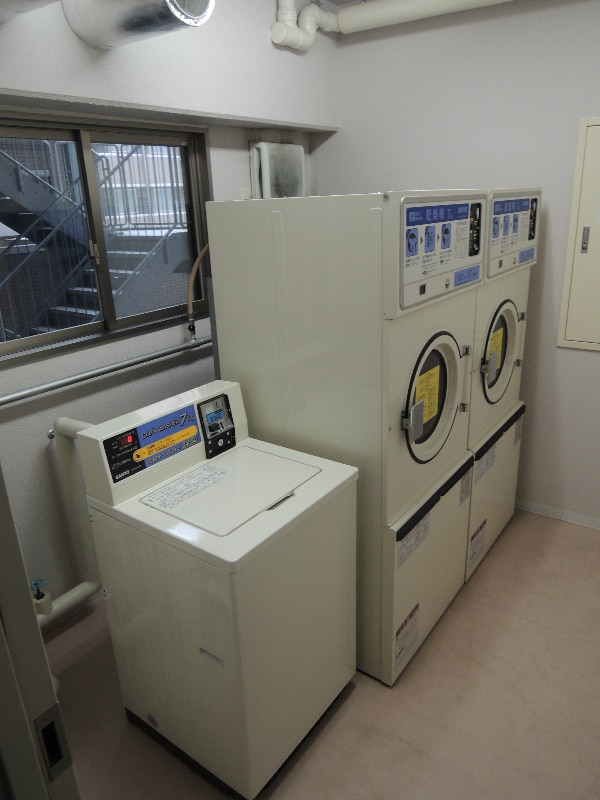 物件内観写真15　(コインランドリー)