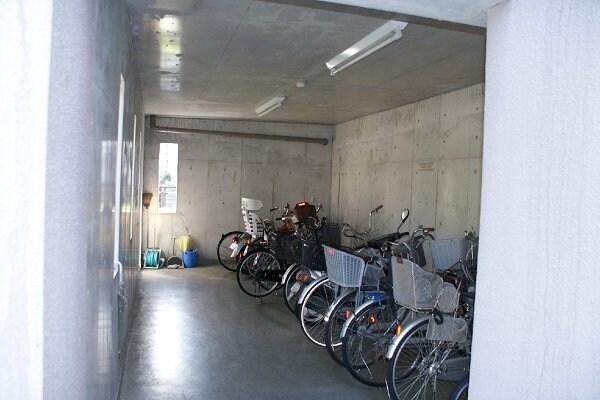 建物設備(駐輪場)