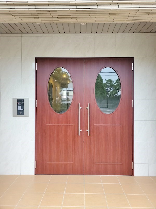 物件外観写真2　(モニター付きオートロック)