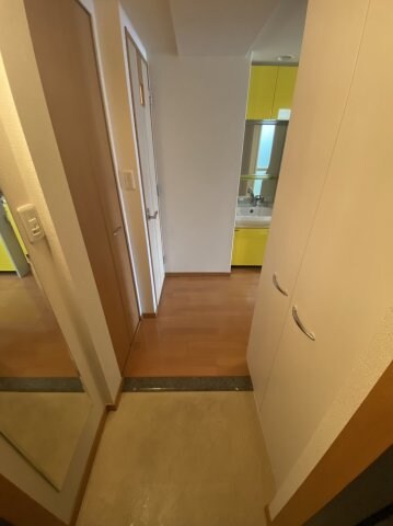 物件内観写真5　(玄関)