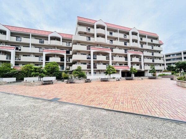 外観(12月契約開始キャンペーン実施中。（フリーレント・駐車場料金)