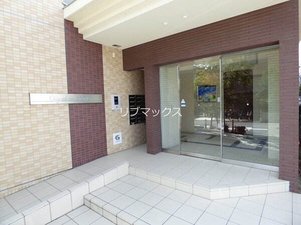 エントランス(当店は家主強制でない場合、消毒・抗菌代や安心サポート代など不)