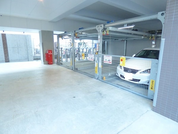 駐車場(屋内駐車場)