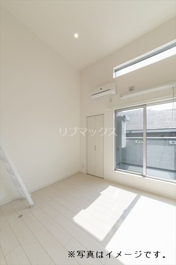 寝室(写真は同仕様参考写真。)