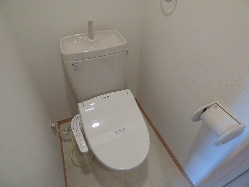 物件内観写真10　(清潔なトイレ。)