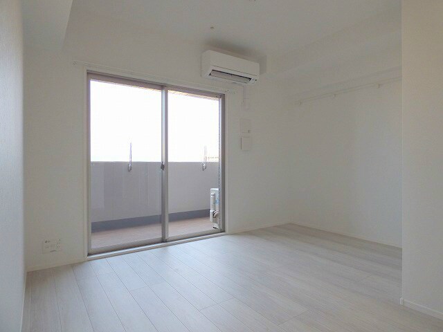 物件内観写真7　(フローリング・建具の色は要確認)