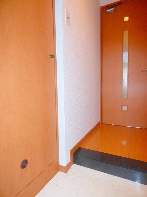 物件内観写真7　(玄関※写真と異なる場合現状優先。)