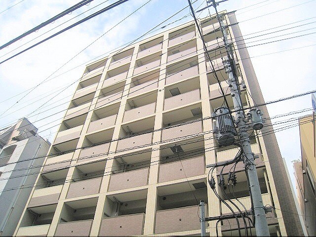 物件外観写真1　(駅まで徒歩６分)