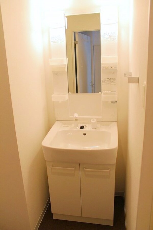 洗面・脱衣所(明るい洗面所です)